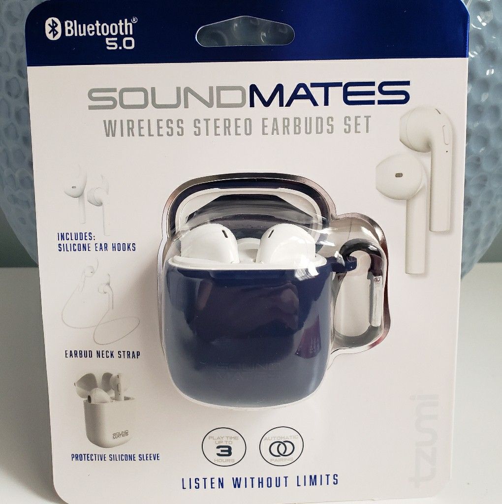 SoundMates Wireless Earbuds with wireless charging