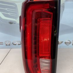 2020-2023 GMC SIERRA 3500 HD LEFT LED TAIL LIGHT 