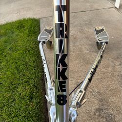 Trikke 8 - 3-Wheel Carving Scooter (Aluminum)