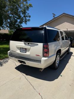 GMC Yukon XL Full-Size SUV