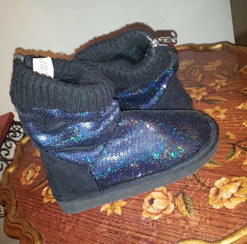 NEW WITH TAGS VICTORIA'S SECRET PINK NAVY BLUE SEQUIN BLING BLACK FUR ZIPPERED BOOT BOOTIE SHOE WOMEN'S SIZE SMALL 5-6
