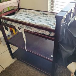 Changing Table With Pad And Diaper Caddy Included 