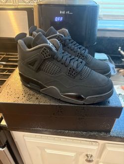 Jordan 4 Black Cats (size 9)