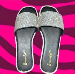 New women's sandals size 10