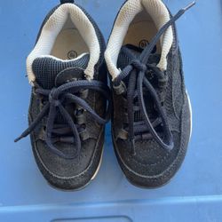 Mossino shoes size 8