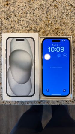 iPhone 15 black