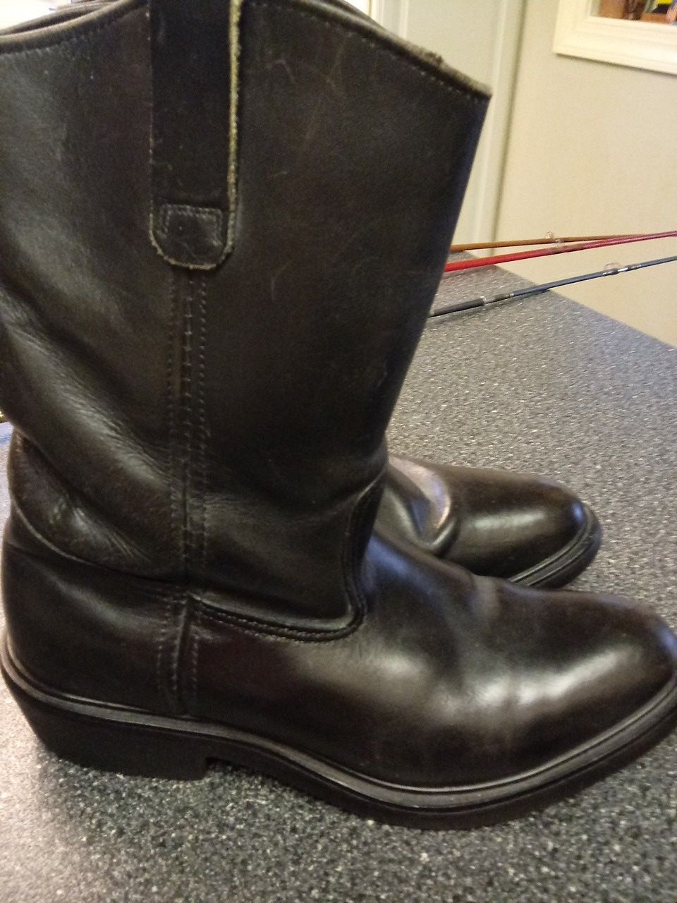 RED WING LOW HEEL COWBOY STYLE WORK OR PLAY BOOTS SIZE 8.5 TO 9 for