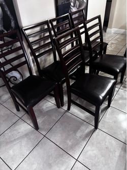 6 Solid Wood Dining Chairs- Good Condition
