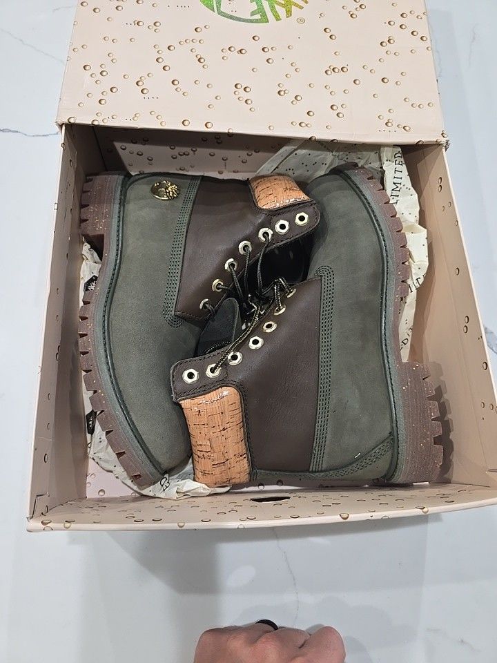 Limited Edition Timberland Premium 6β Waterproof Boot Dark Green Nuback Sz 7