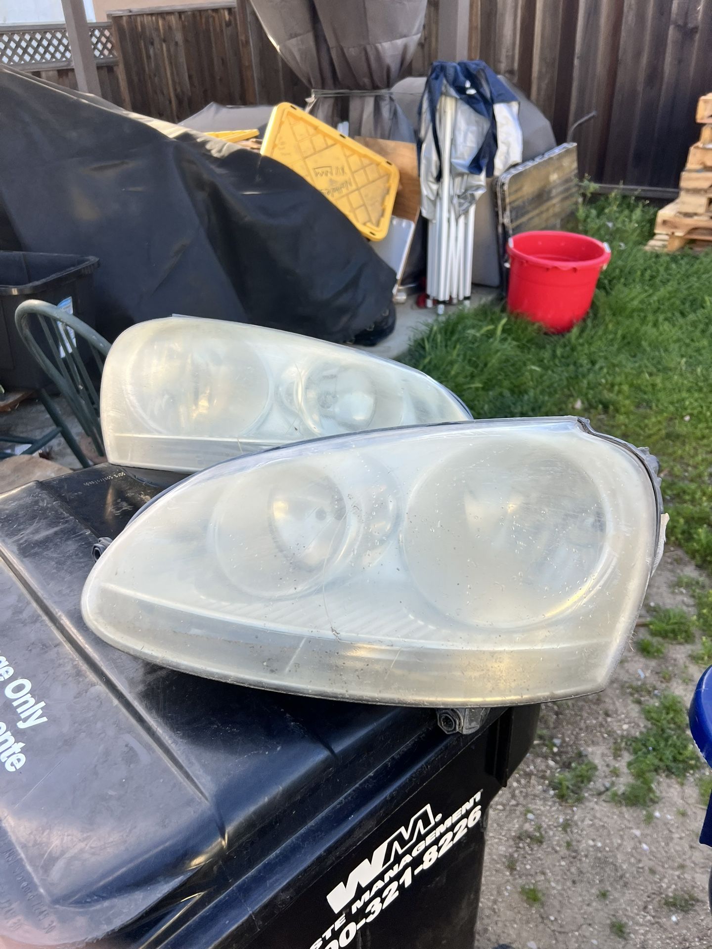 2009 OEM Jetta Headlight Assembly