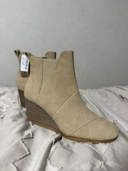 Tom Beige Wedges