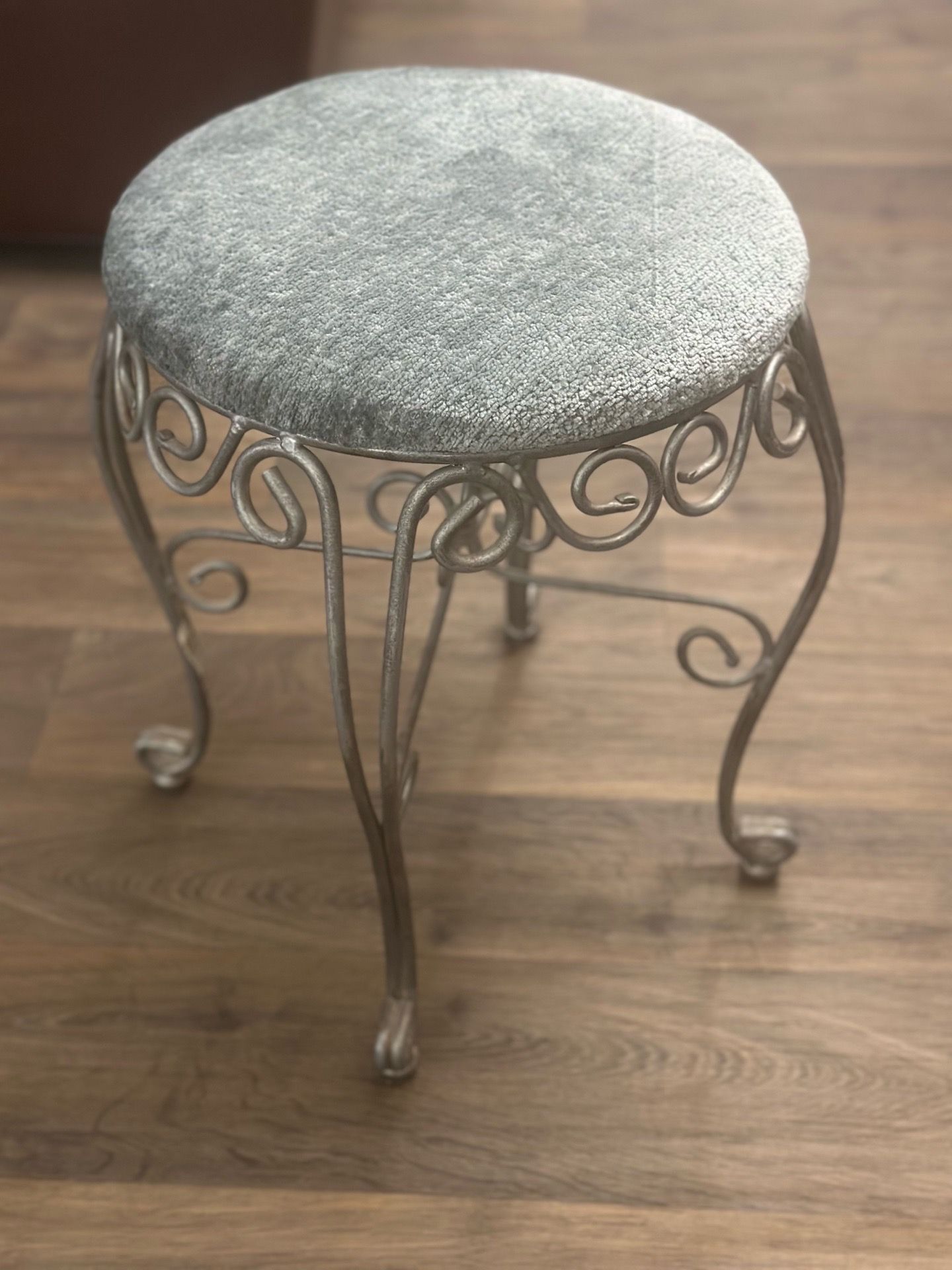 Round Vanity Stool