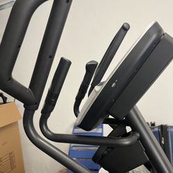 Nordictrack Elliptical - Elite 16.9 - Pre-owned 