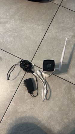 Outdoor  indoor WiFi Security Camera with Power Adapter