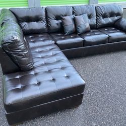FREE DELIVERY 🚚 AND INSTALLATION - Dark Brown Leather Sectional Couch (Look our profile for more)