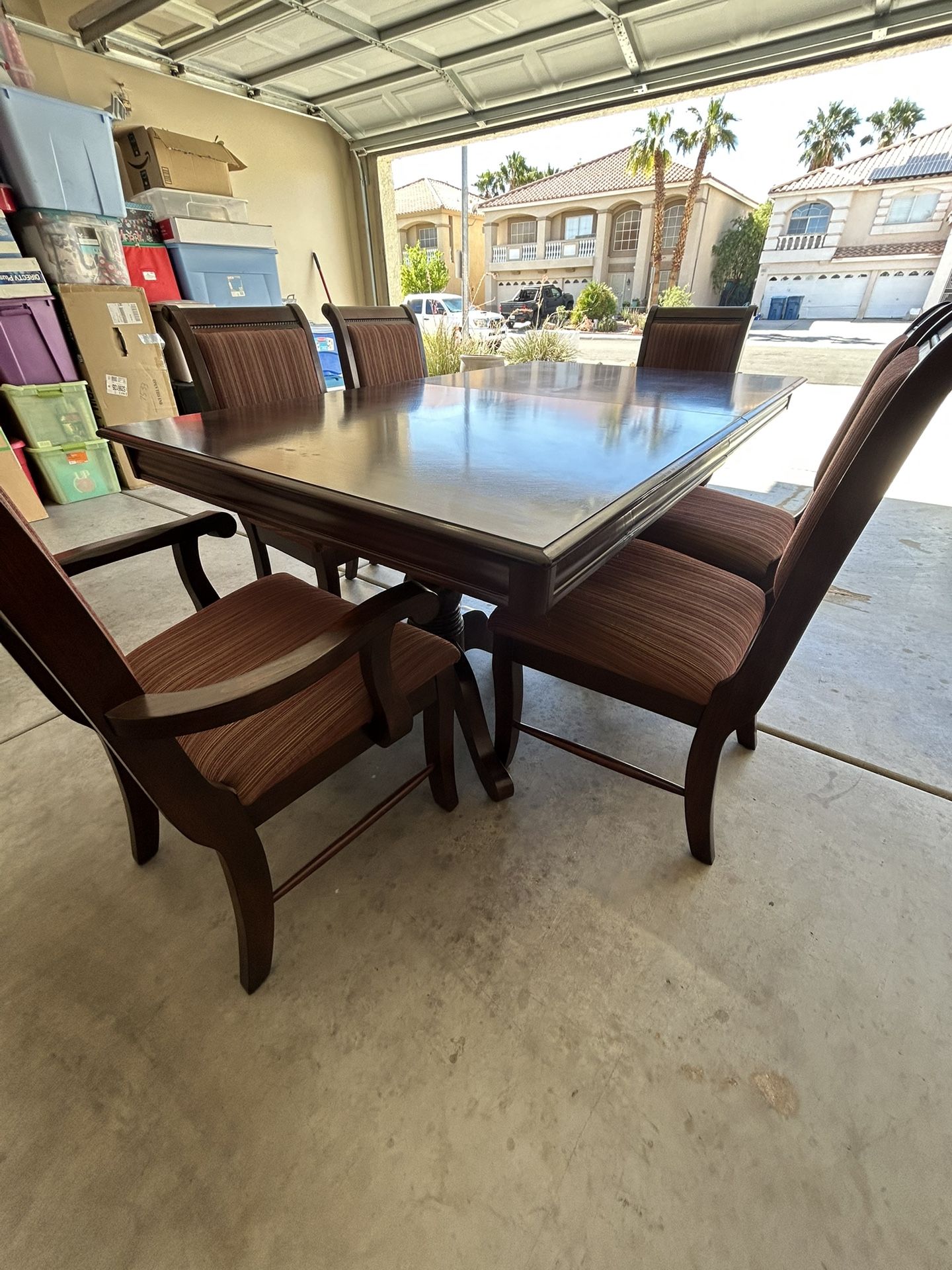 Dining Room Table With 6 Chairs And Leaf Insert. Wooden Table, Mahogany Color.