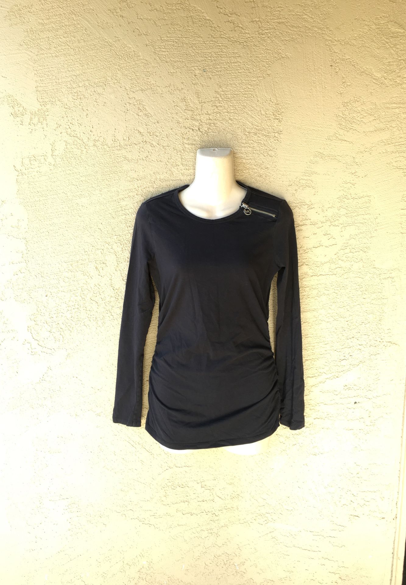 Women’s Michael Kors long sleeve small very stretchy