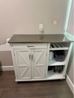 Portable kitchen island