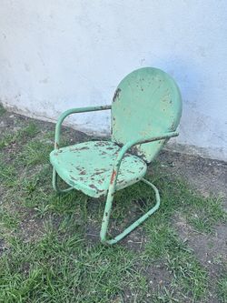Make an offer! Vintage/Vintage "Shell-Back"Metal Lawn Chair 1940s to the 1950s.