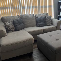 Modern Sectional Couch with Chaise – Clean, No Stains