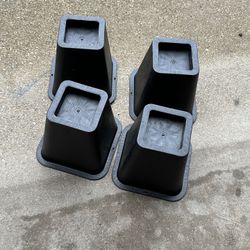Breadmaker, Humidifier, & Bed risers,