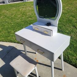 Girls Vanity and stool