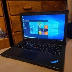 Excelente 13 inch Lenovo Laptop Computer With Intel Core i5 Proccesor With Windows 10