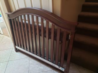 Europa Baby Palisades Crib