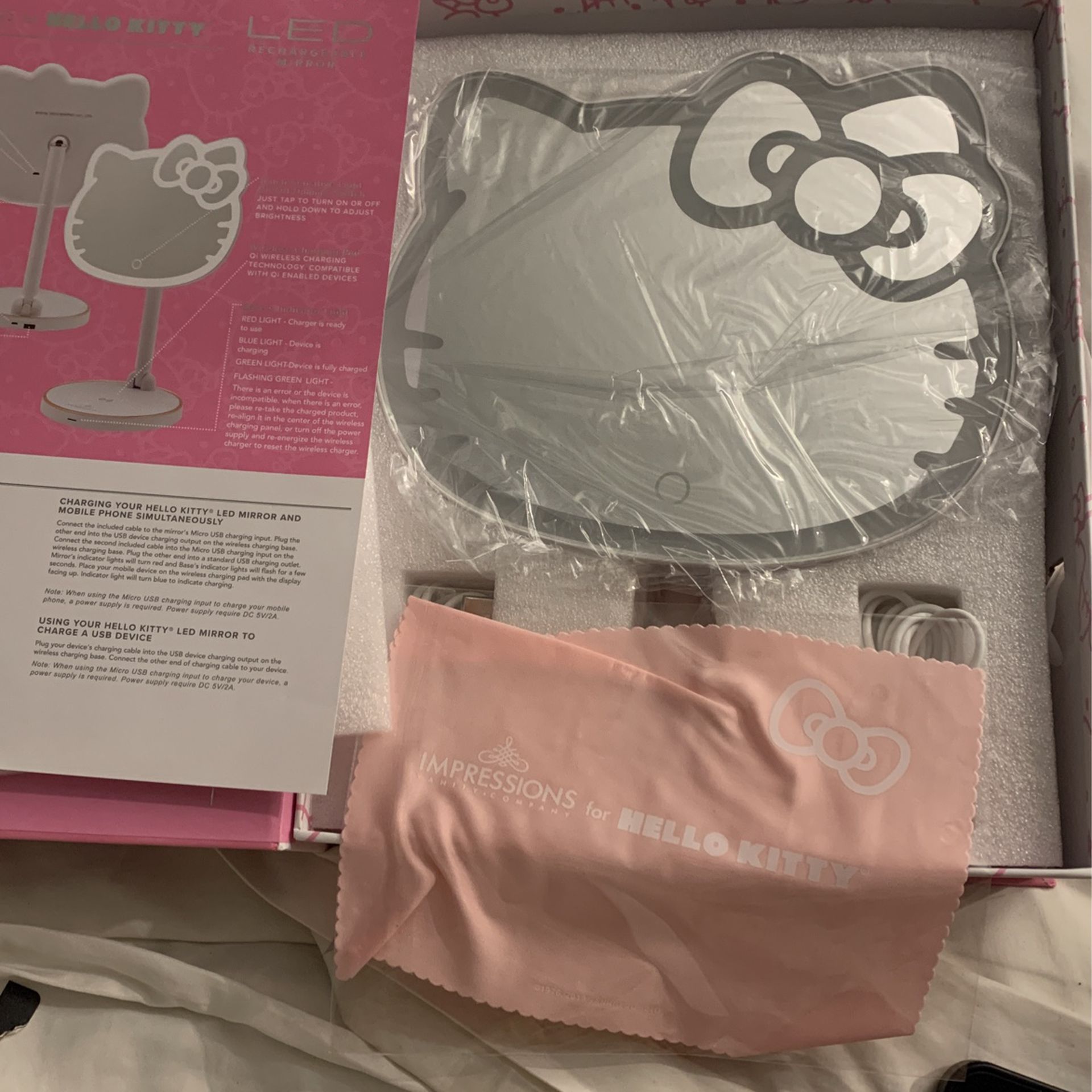 mpressions Vanity Hello Kitty Tabletop Mount LED Rechargeable Makeup Mirror with 360 Degree Rotation