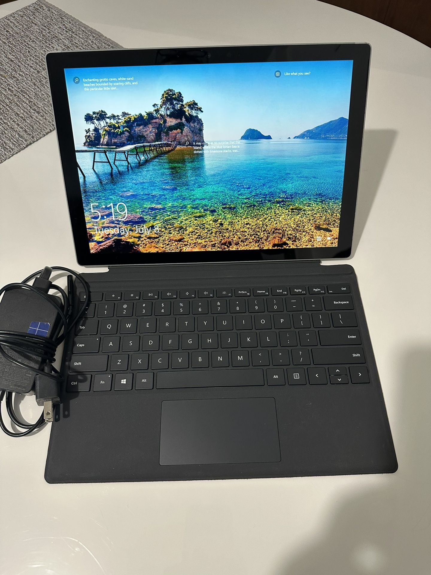 Surface Pro 7 Model 1866- Intel Core i5 @ 1.10GHz, 8GB RAM, 120GB SSD