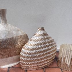 3 Vases
