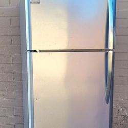 FGHT1832PF

Frigidaire Gallery 18 Cu. Ft. Top Freezer Refrigerator
