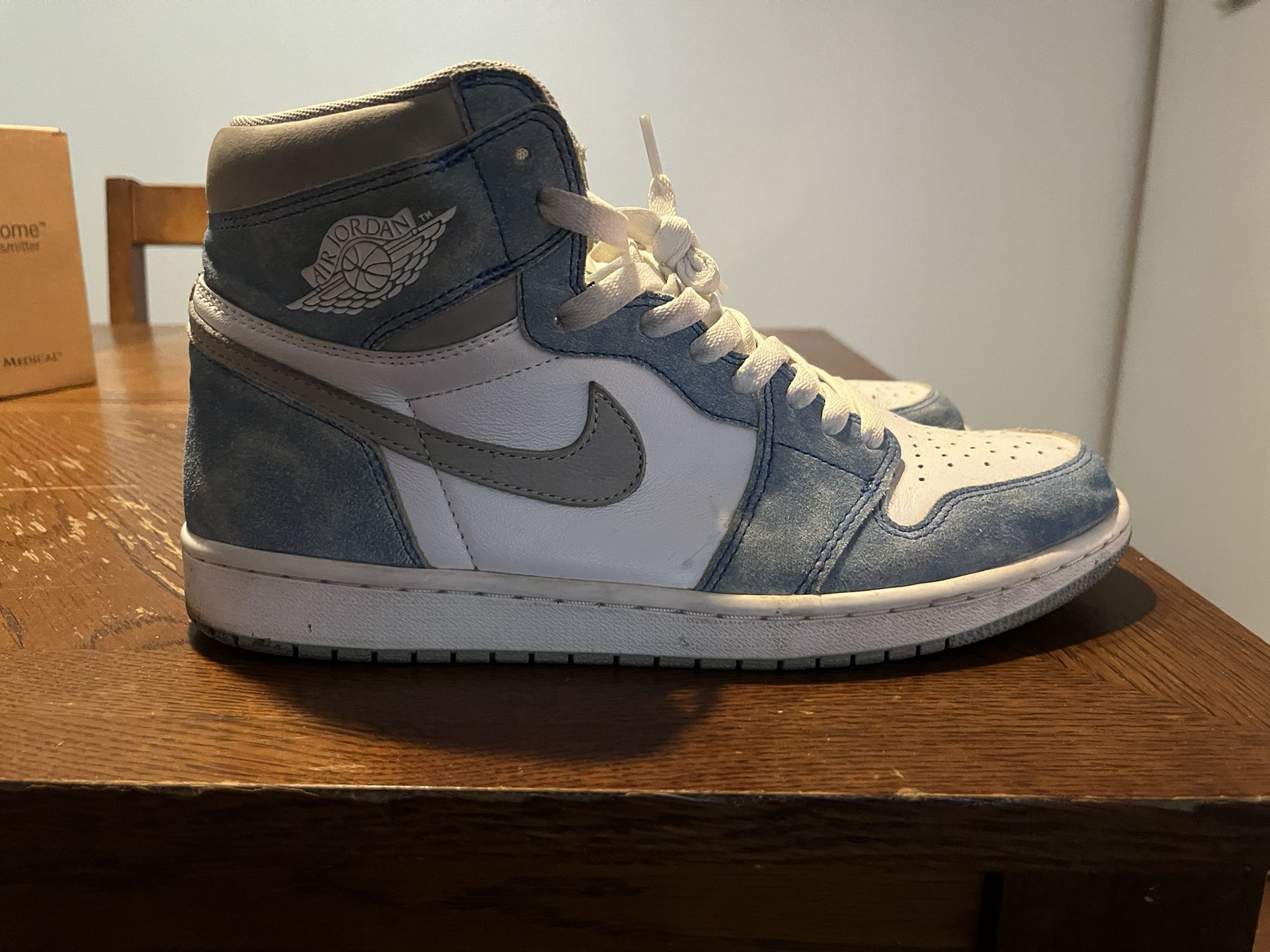  Air Jordan 1 Retro High Hyper Royal