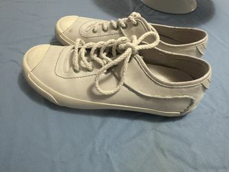 Woman sneakers