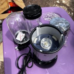 New Magic Bullet Blender And Accessories 