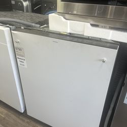Cafe By GE CustomFit 24” Wide EnergyStar Dishwasher At $700 Less than MSRP! 