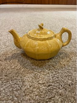 🍵 Vintage Decorative Teapot – Unique Mustard Glaze 🍵