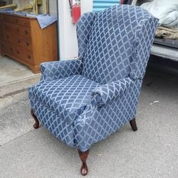 Vintage Broyhill Reclining Wingback Chair w/Queen Anne Legs