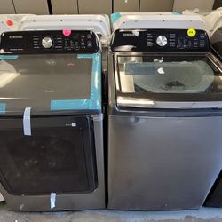 New Samsung 4.4cu Ft Top Load Washer With Agitator And Gas Dryer Set 
