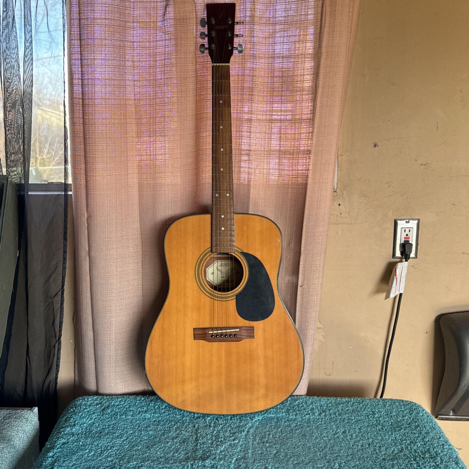 Fender Acoustic Guitar with Guitar Bag, FA-125 Dreadnought with Alloy Steel Strings, Glossed Natural Finish, Basswood Constructi