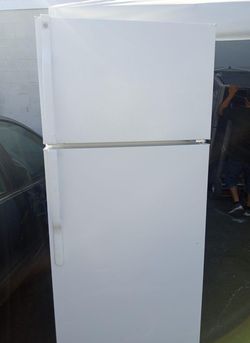 GE  Top Mount White Fridge
