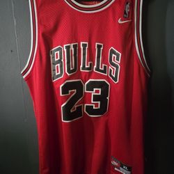 Michael Jordan jersey (Size XL)