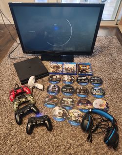 Pre-owned PS4 Playstation Bundle - 32" TV, Console, Games, Controllers,  Headset - All for One Price