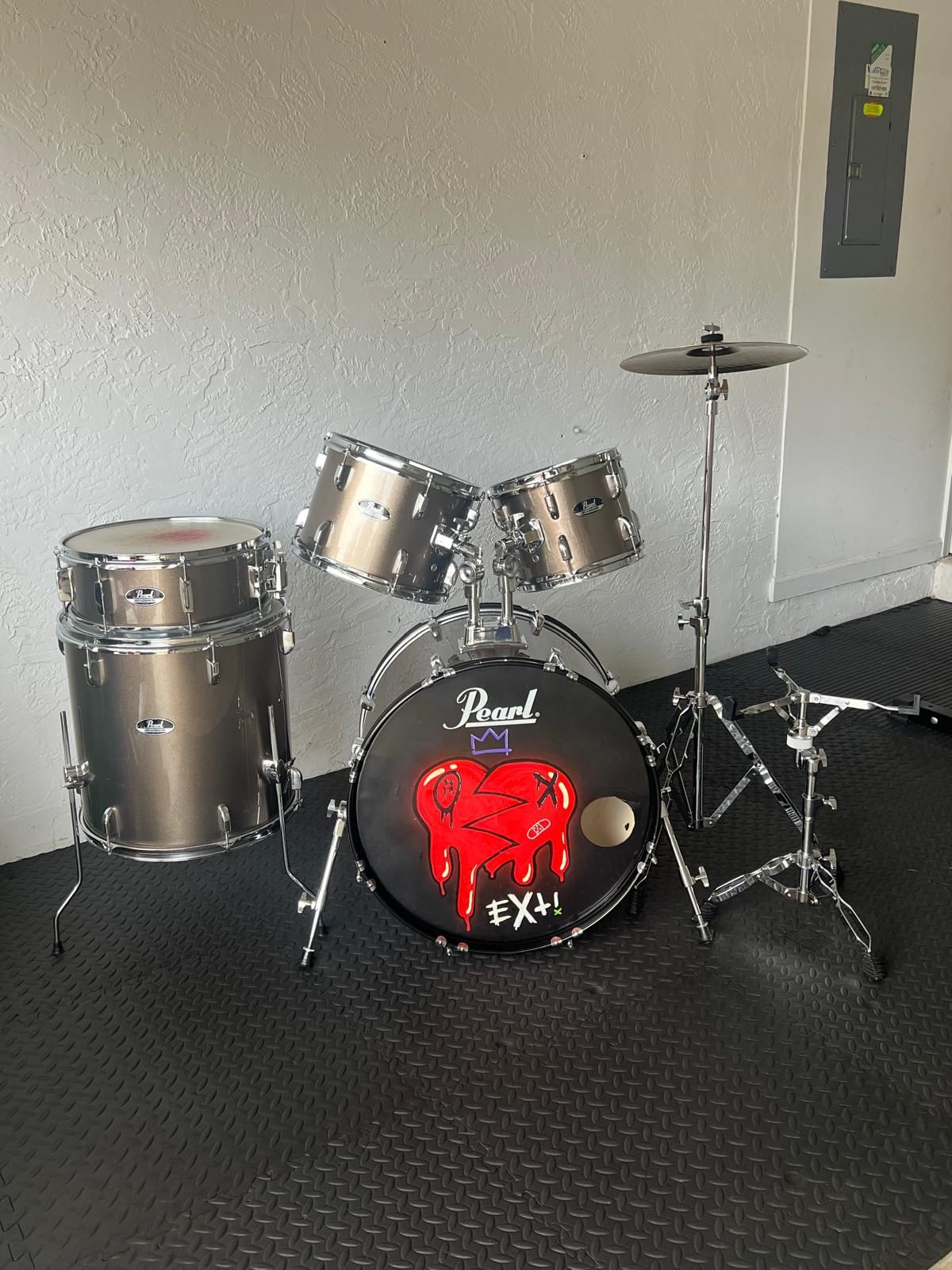 Pearl Drum Set