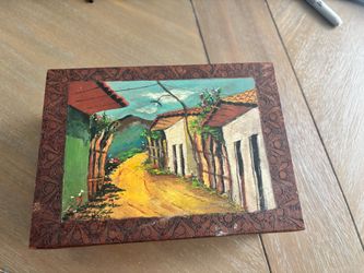 Vintage carved wooden keepsake box