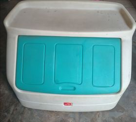 Step 2 toy box
