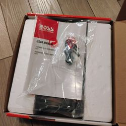 Boss Amplifier 400 Watts Brand New 