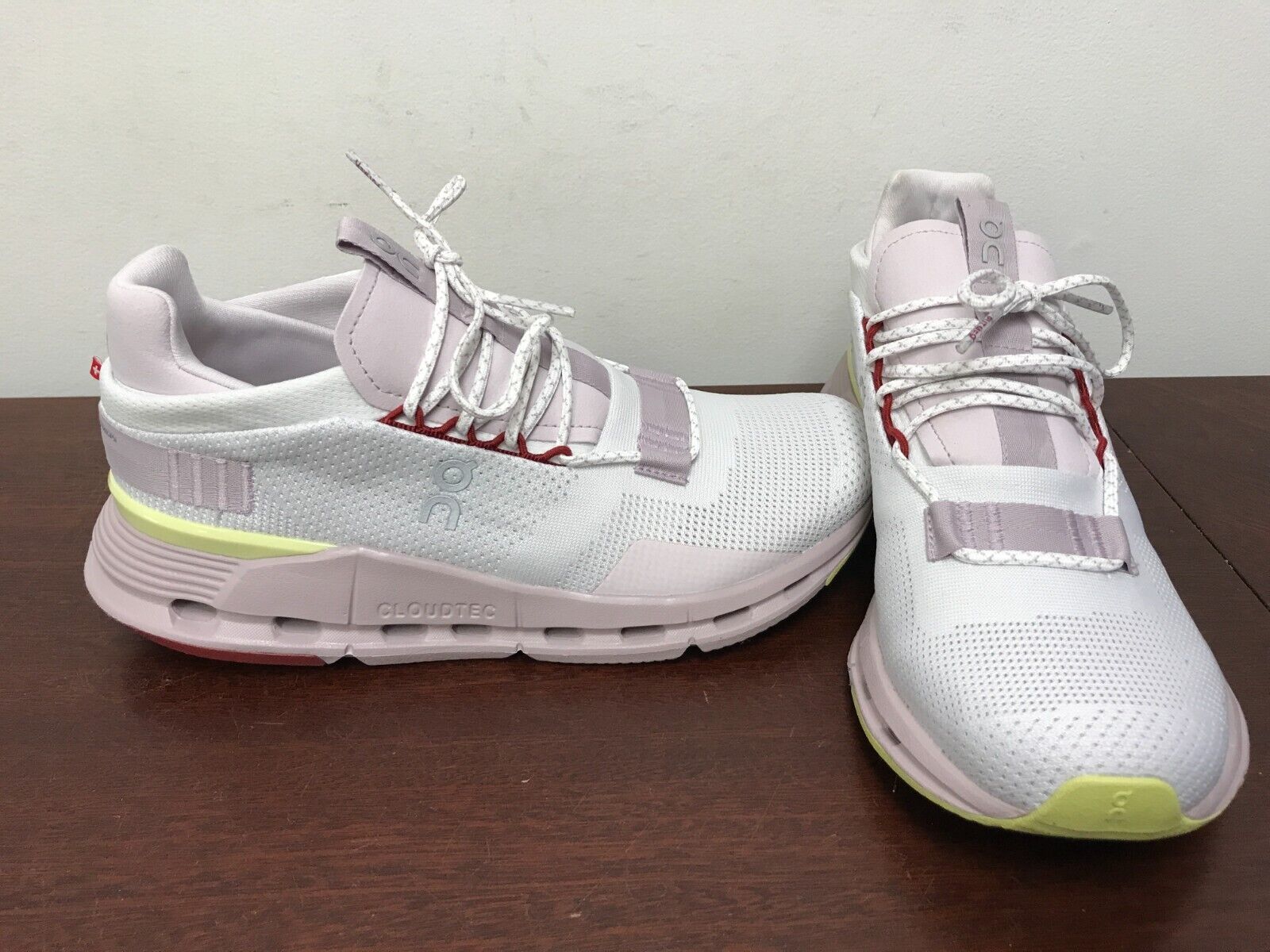 Women's On Cloudnova Sneakers. Size 9.