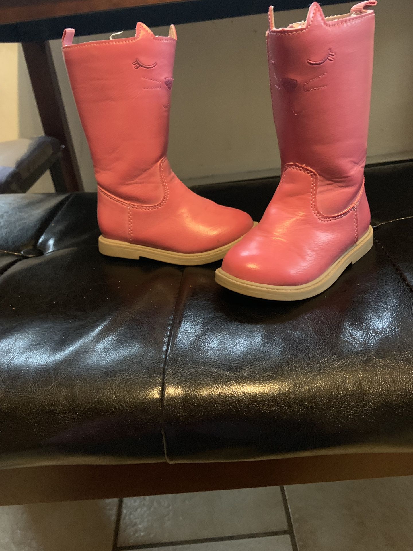 girls Carter boots size 5 infant/children, in great condition