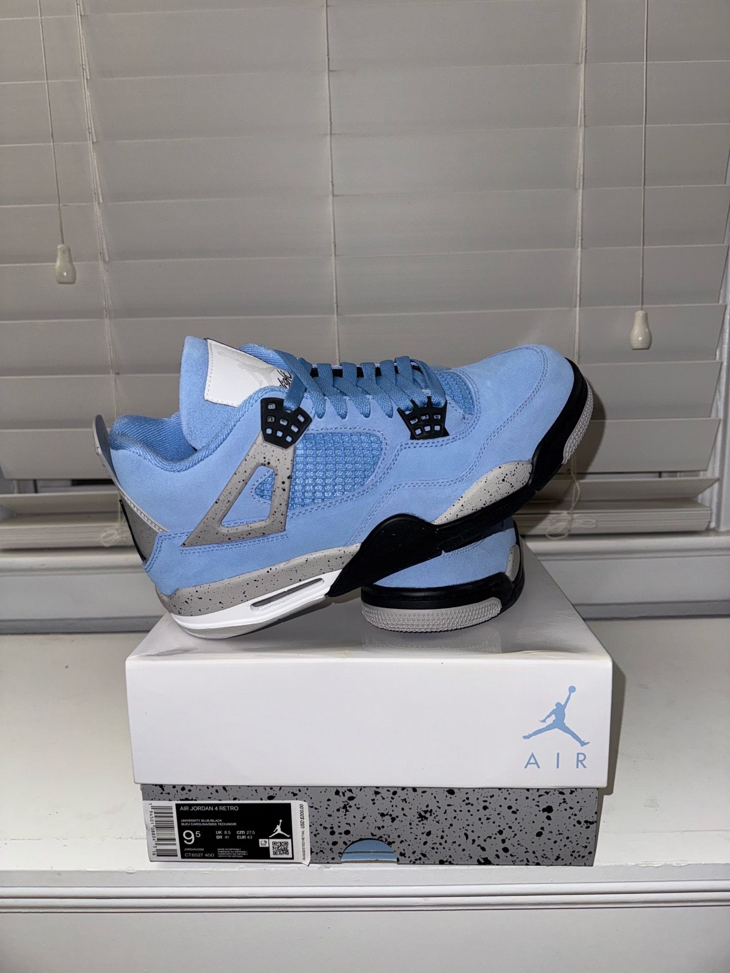 Jordan 4 University Blue sizes 9.5 and 13